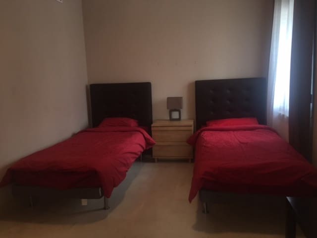 Apartamento de 2 habitaciones en Marbella en venta con piscina garaje - 299.000 € (Ref: 9447769)