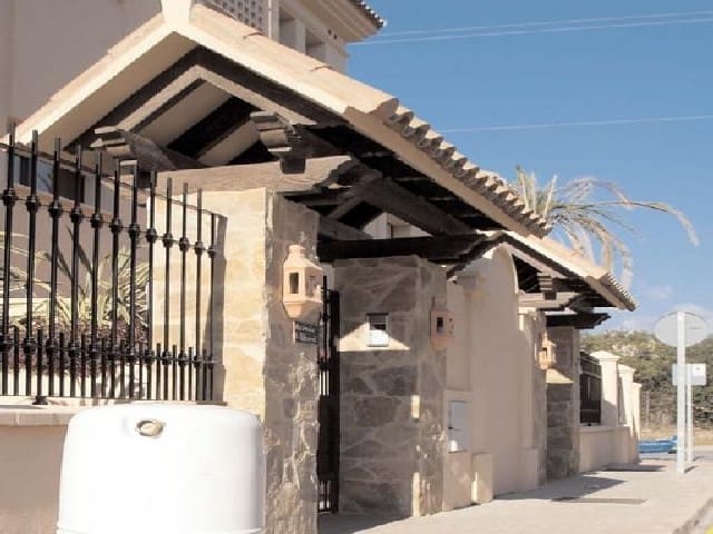 Apartamento de 2 habitaciones en Marbella en venta con piscina garaje - 299.000 € (Ref: 9447769)