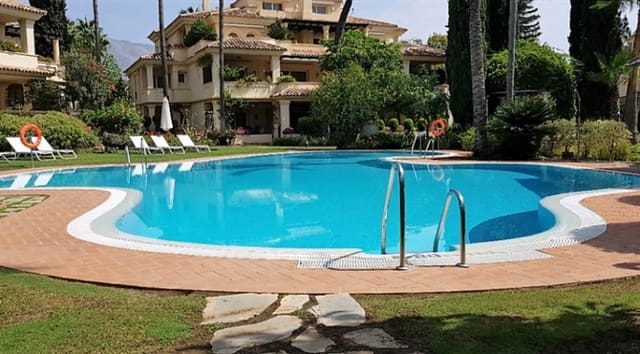 2 slaapkamer Penthouse te koop in Marbella met zwembad garage - € 495.000 (Ref: 9447770)