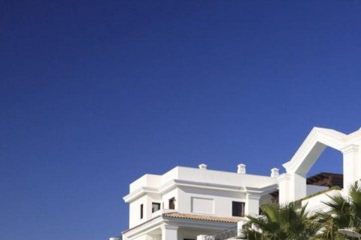 3 quarto Penthouse para venda em Estepona com piscina garagem - 2 150 000 € (Ref: 9447784)