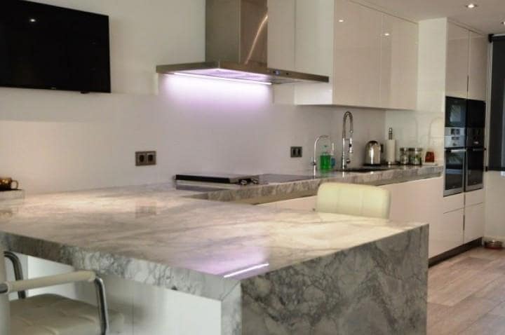 2 sypialnia Apartament na sprzedaż w Golden Mile z basenem garażem - 2 500 000 € (Ref: 9447787)