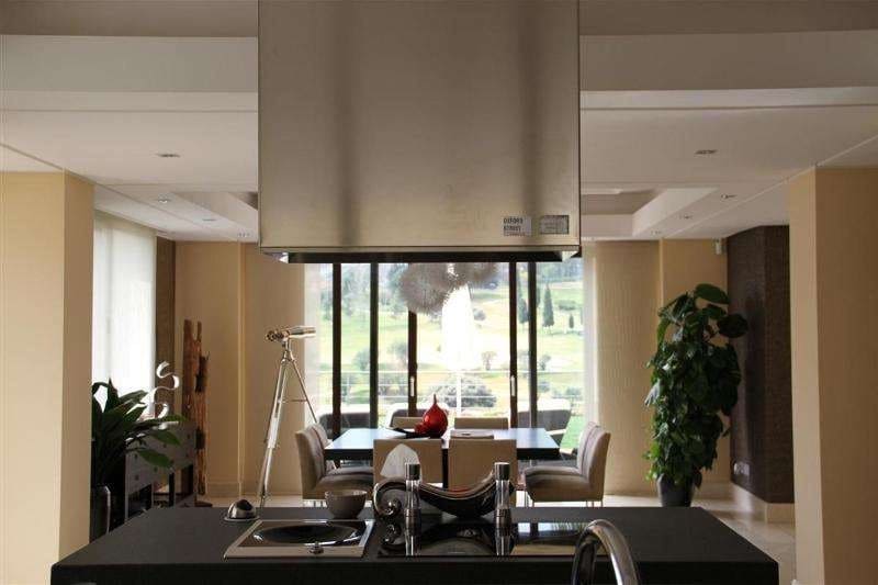 Chalet de 5 habitaciones en Benahavís en venta con piscina garaje - 3.995.000 € (Ref: 9447788)