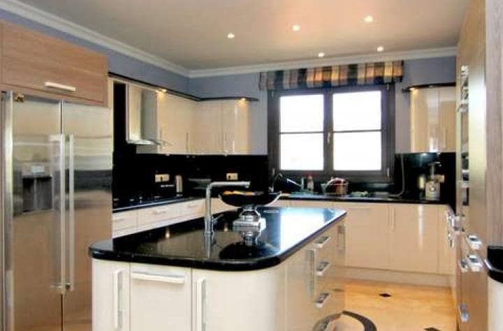 Chalet de 6 habitaciones en Benahavís en venta con piscina garaje - 3.195.000 € (Ref: 9447798)