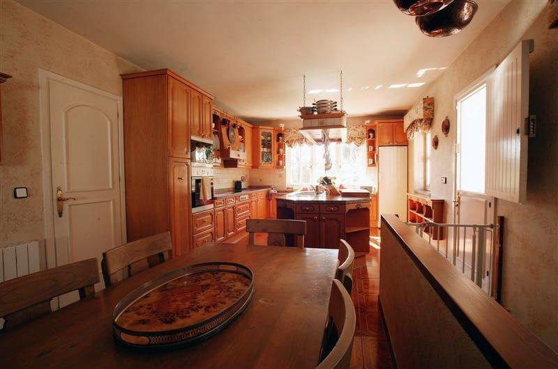 Chalet de 7 habitaciones en Benahavís en venta con piscina garaje - 3.495.000 € (Ref: 9447800)