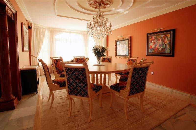 Chalet de 7 habitaciones en Benahavís en venta con piscina garaje - 3.495.000 € (Ref: 9447800)