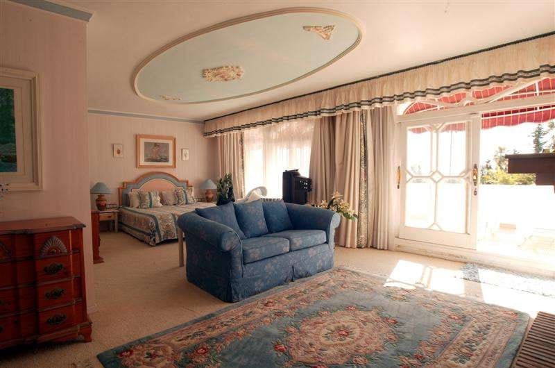 Chalet de 7 habitaciones en Benahavís en venta con piscina garaje - 3.495.000 € (Ref: 9447800)