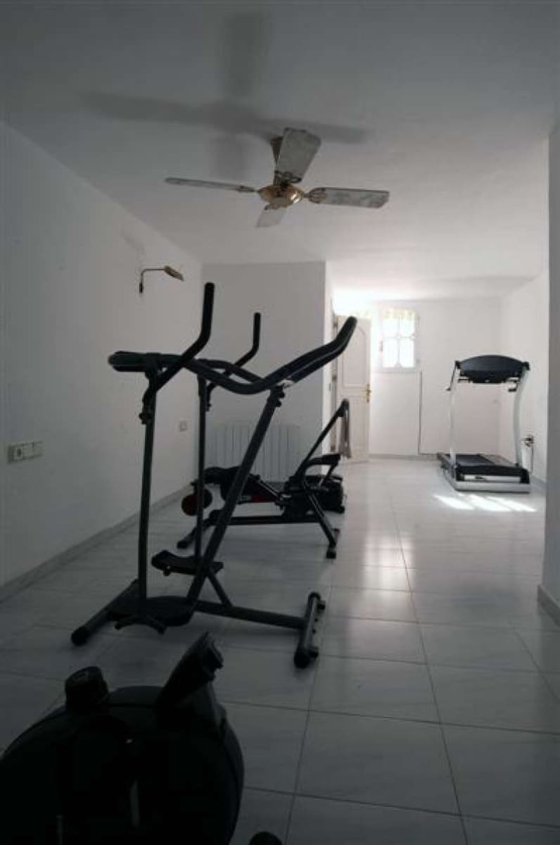 Chalet de 7 habitaciones en Benahavís en venta con piscina garaje - 3.495.000 € (Ref: 9447800)