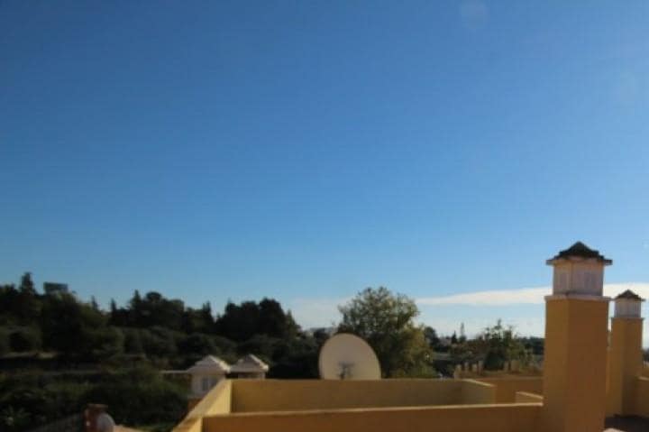 Ático de 3 habitaciones en Marbella en venta con piscina garaje - 349.000 € (Ref: 9447806)