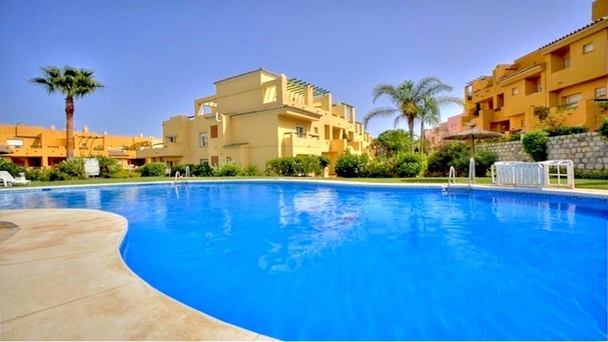 Ático de 3 habitaciones en Marbella en venta con piscina garaje - 349.000 € (Ref: 9447806)