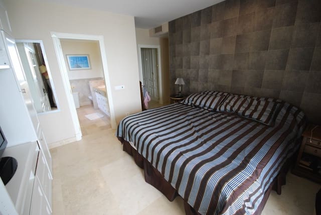 3 slaapkamer Appartement te koop in Marbella met zwembad - € 360.000 (Ref: 9447812)