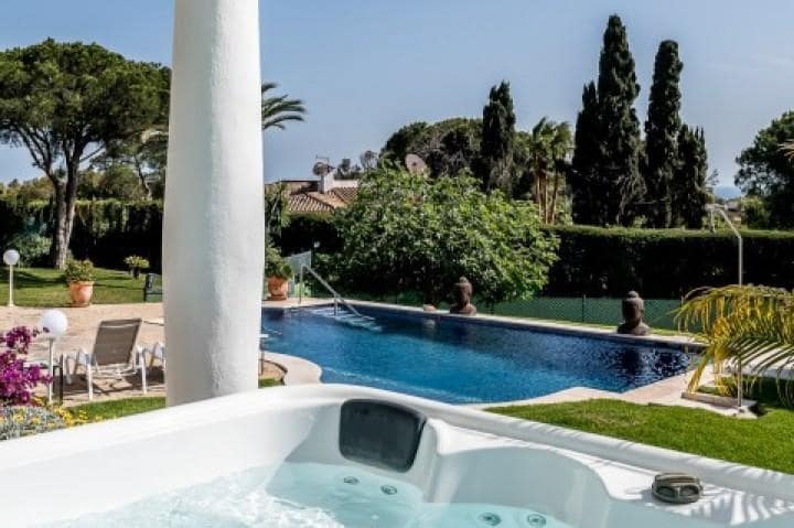 5 quarto Moradia para venda em Marbella com piscina garagem - 2 650 000 € (Ref: 9447817)