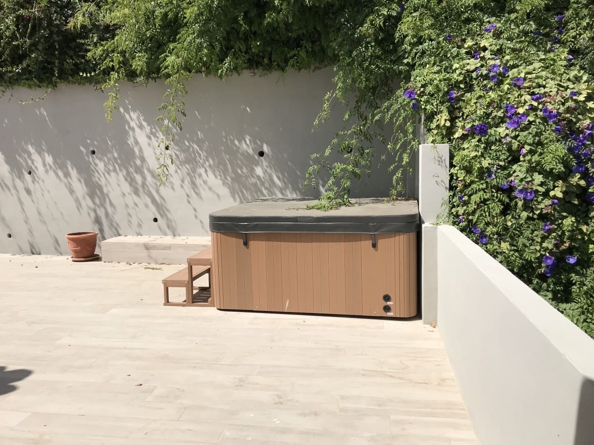 Apartamento de 2 habitaciones en Marbella en venta con piscina - 349.000 € (Ref: 9447826)