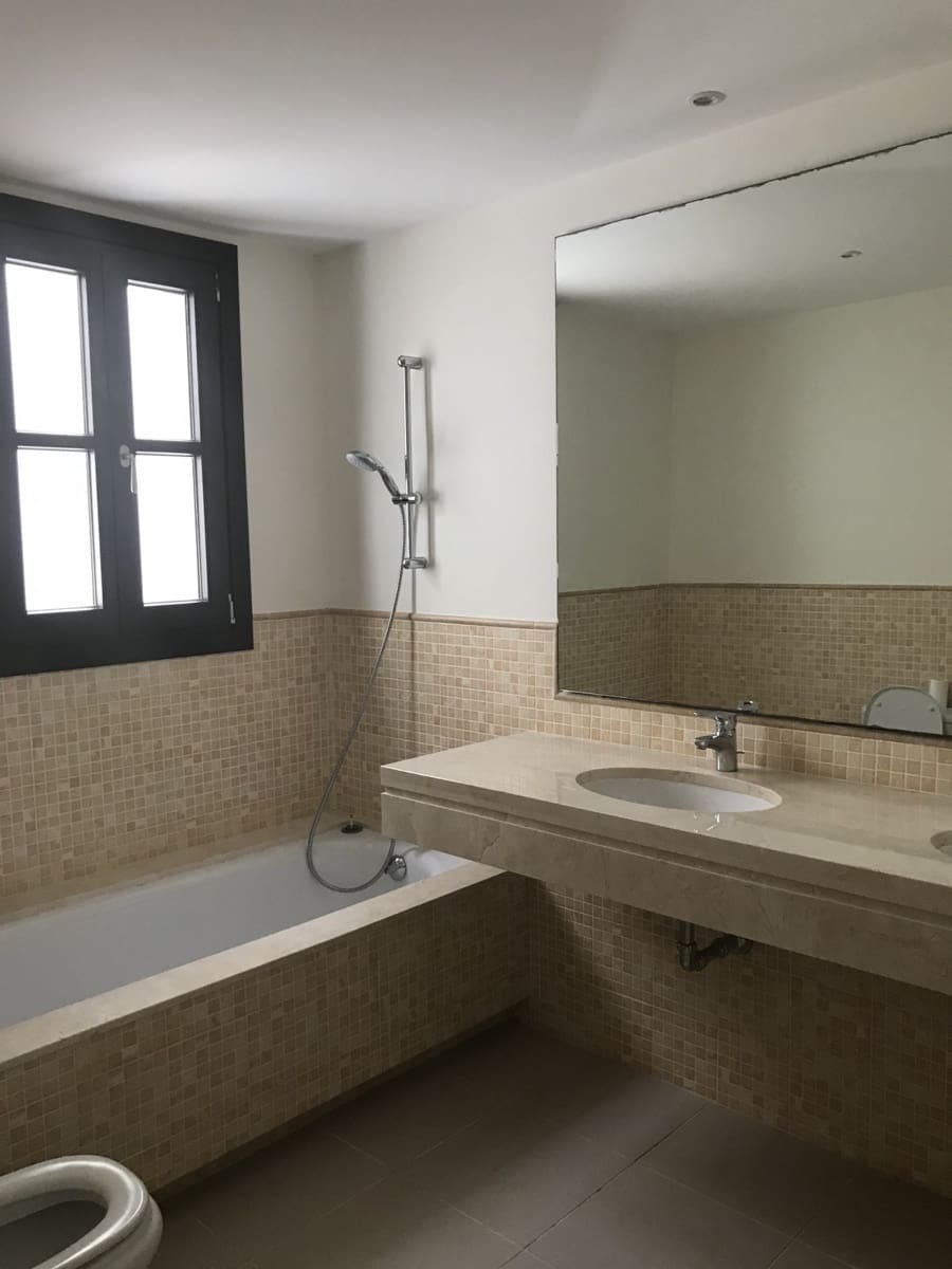 5 quarto Moradia para venda em Marbella com piscina garagem - 2 350 000 € (Ref: 9447827)