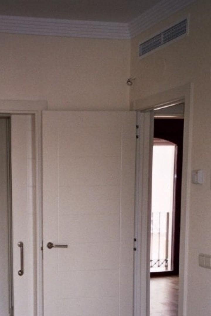 3 soverom Hus til salgs i Marbella med svømmebasseng garasje - € 530 000 (Ref: 9447830)