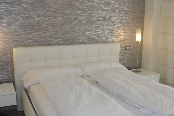 Apartamento de 2 habitaciones en Estepona en venta con piscina - 325.000 € (Ref: 9447831)