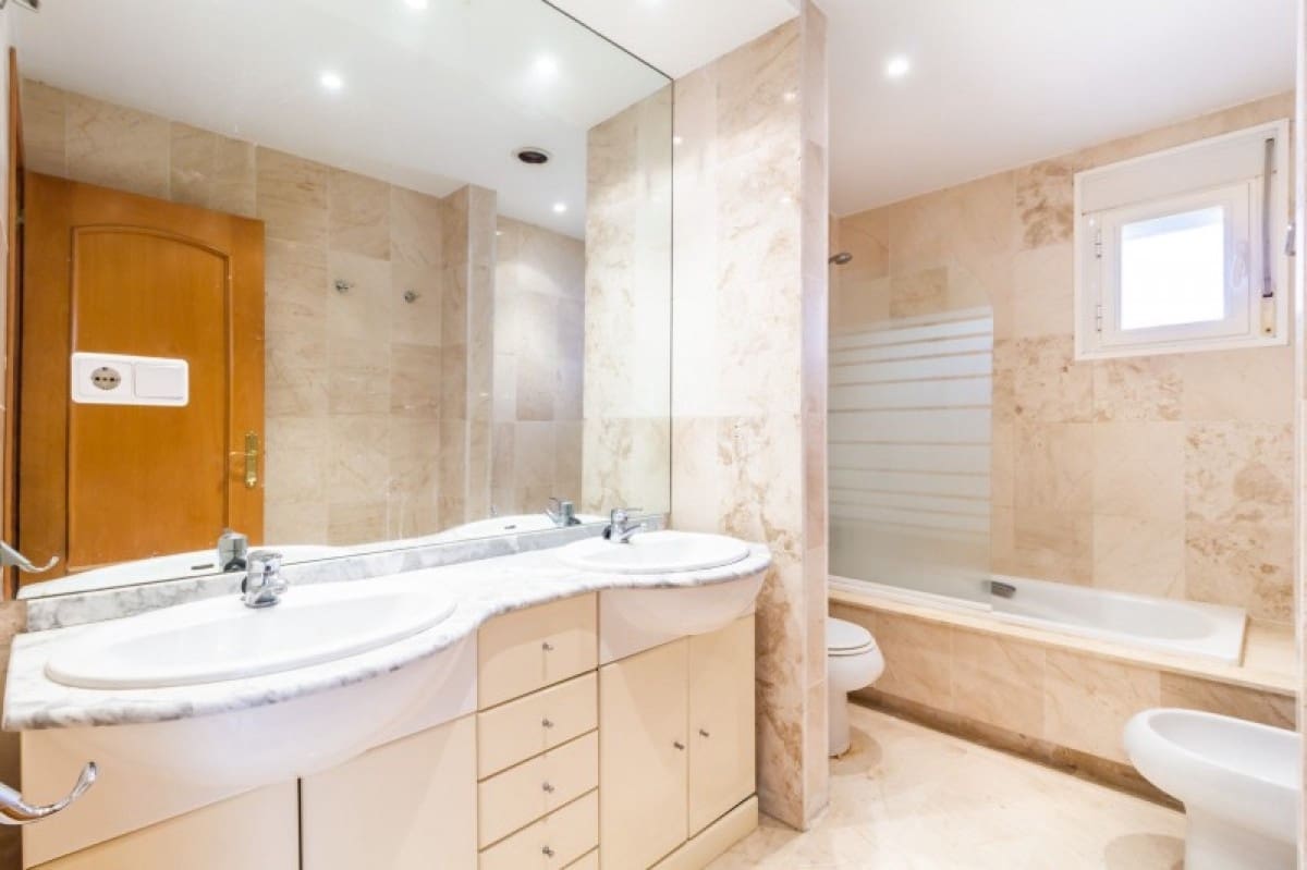 3 chambre Penthouse à vendre à San Pedro de Alcantara avec piscine garage - 349 000 € (Ref: 9447832)