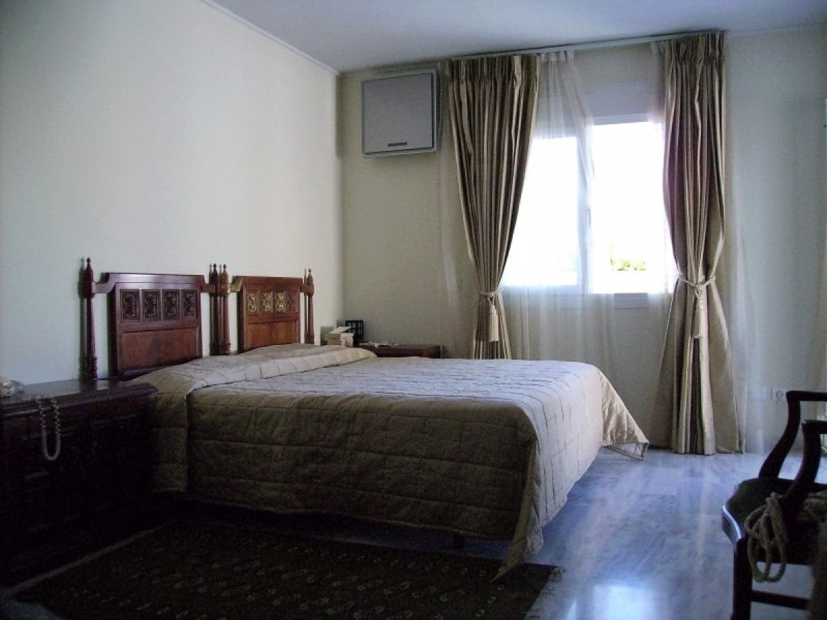 3 quarto Penthouse para venda em Marbella com piscina garagem - 599 000 € (Ref: 9447833)