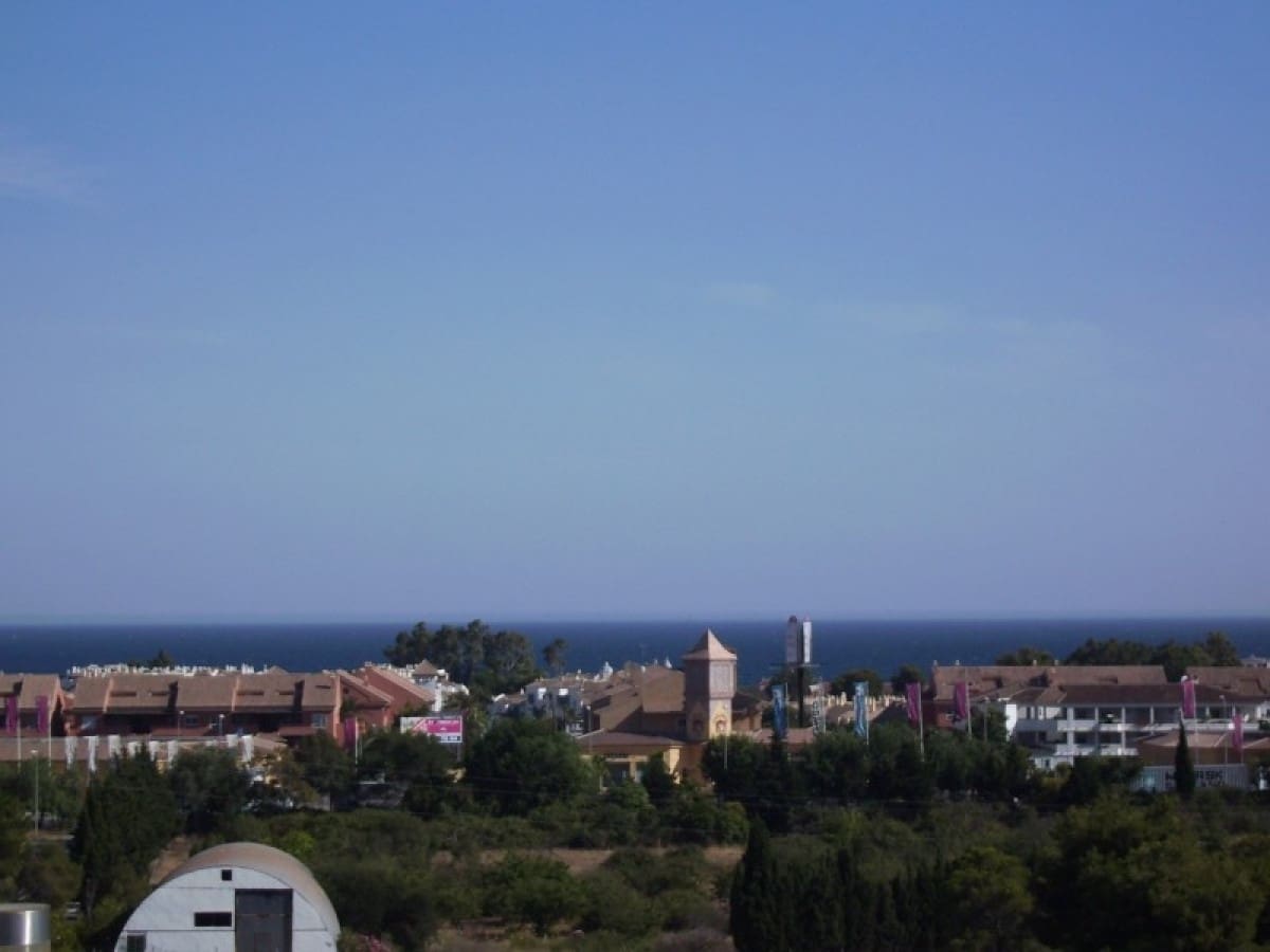 3 quarto Penthouse para venda em Marbella com piscina garagem - 599 000 € (Ref: 9447833)