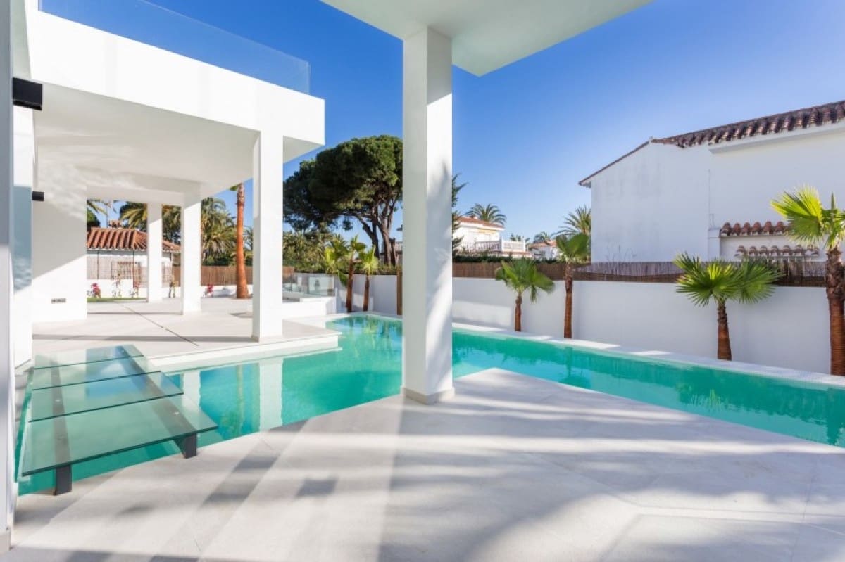 5 sypialnia Willa na sprzedaż w Marbella z basenem - 2 650 000 € (Ref: 9447836)