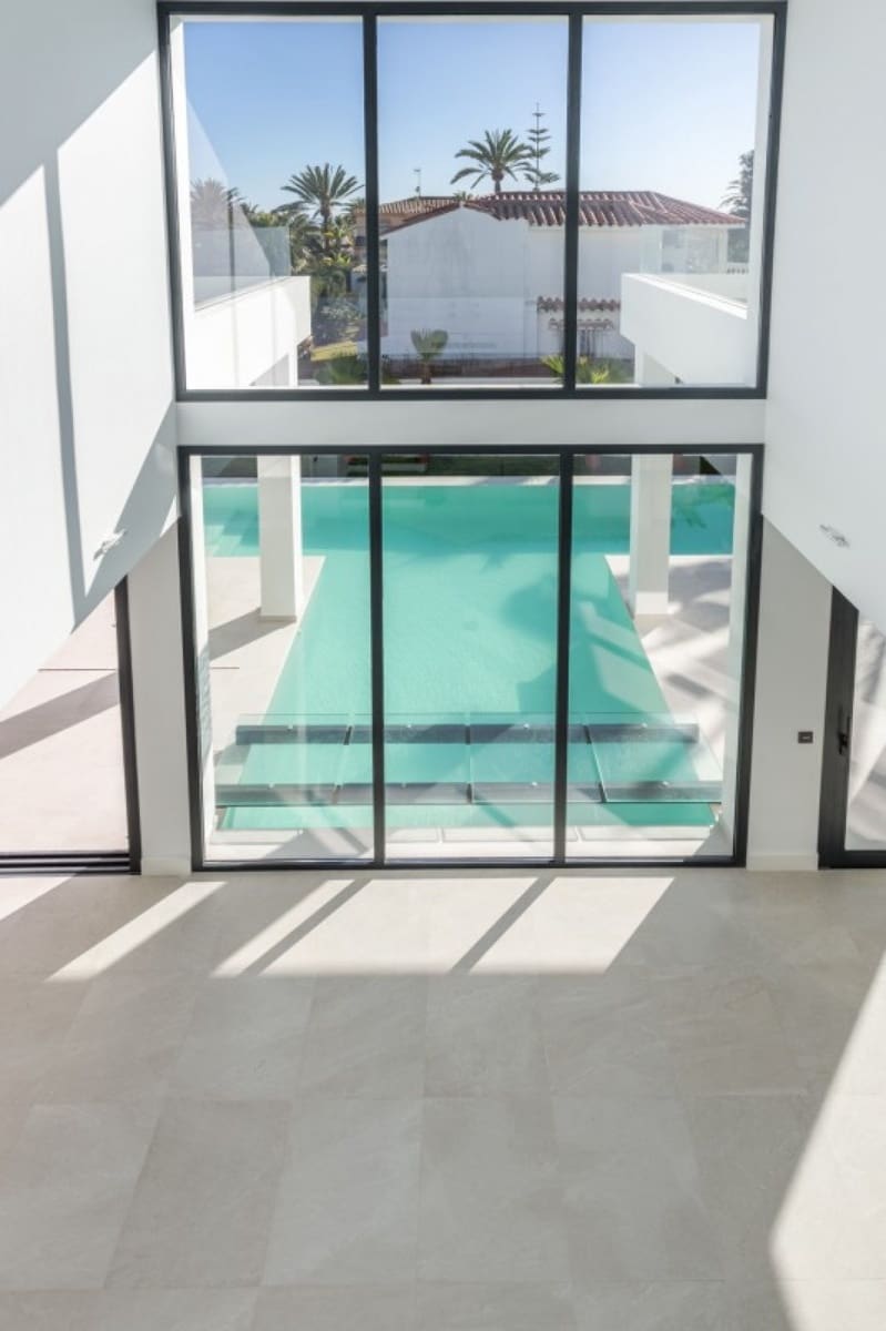 5 sypialnia Willa na sprzedaż w Marbella z basenem - 2 650 000 € (Ref: 9447836)