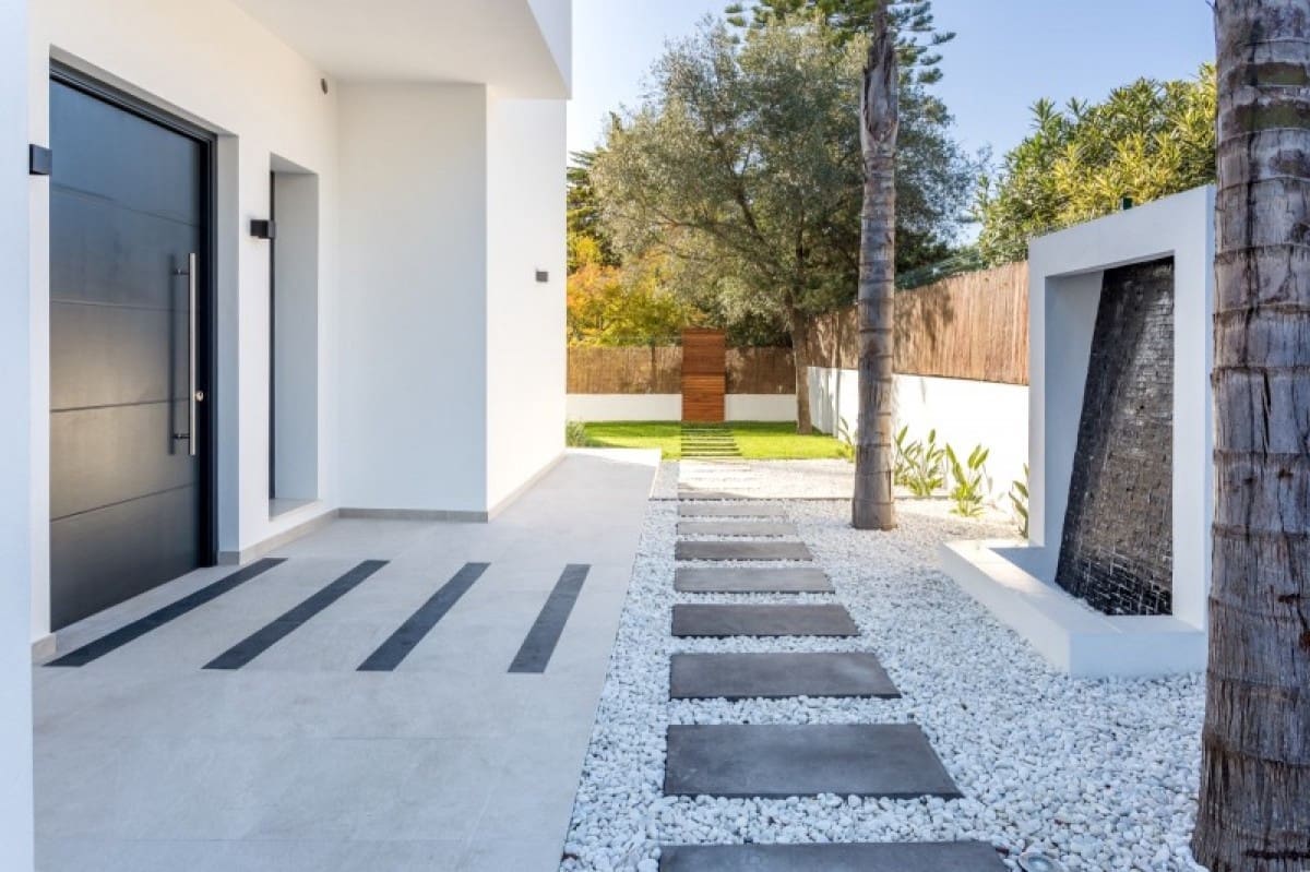 5 sypialnia Willa na sprzedaż w Marbella z basenem - 2 650 000 € (Ref: 9447836)