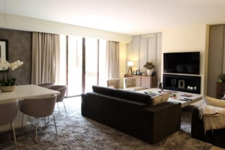 3 slaapkamer Penthouse te koop in Marbella met zwembad garage - € 1.250.000 (Ref: 9447845)