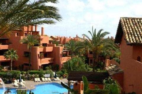 3 soveværelse Penthouse til salg i Estepona med swimmingpool - € 875.000 (Ref: 9447859)