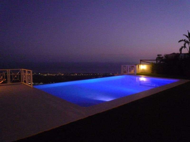 5 soverom Villa til salgs i Marbella med svømmebasseng garasje - € 3 100 000 (Ref: 9447862)