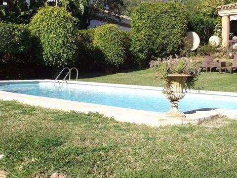 10 soveværelse Finca/Landehus til salg i Marbella med swimmingpool - € 2.600.000 (Ref: 9447863)