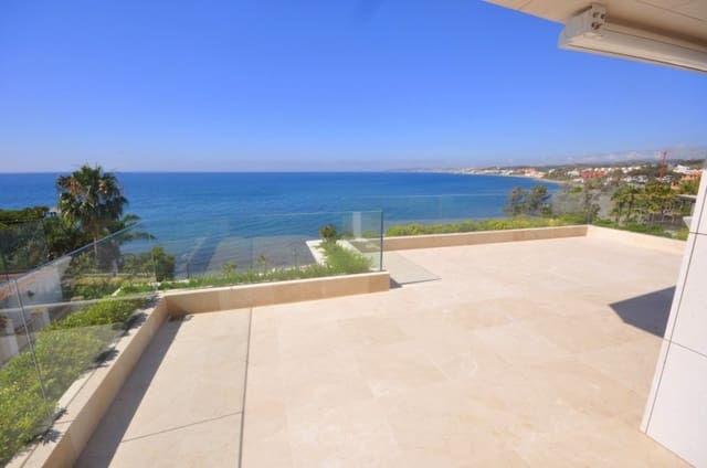 2 bedroom Apartment for sale in Estepona with pool garage - € 1,100,000 (Ref: 9447871)