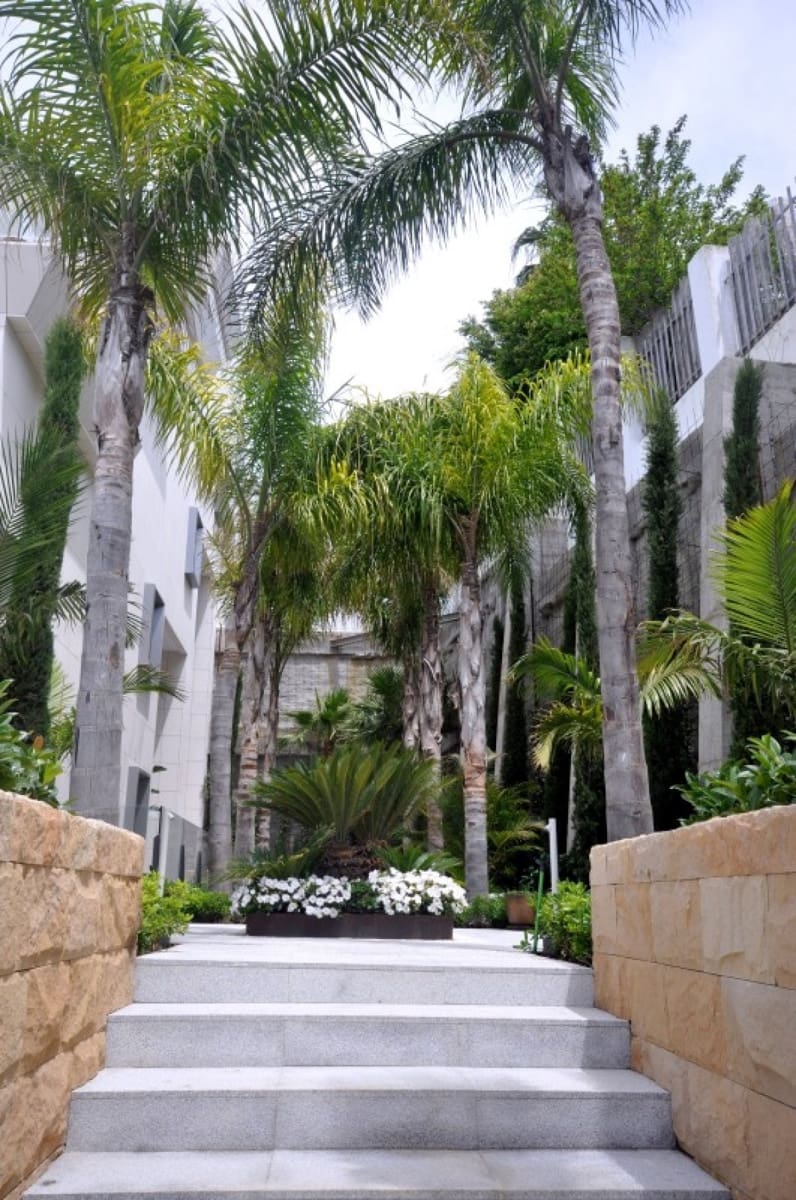 2 bedroom Apartment for sale in Estepona with pool garage - € 1,100,000 (Ref: 9447871)