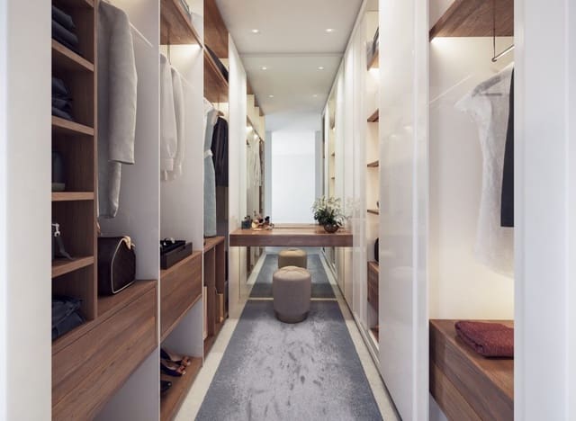 5 bedroom Villa for sale in Marbella with pool garage - € 2,400,000 (Ref: 9447882)