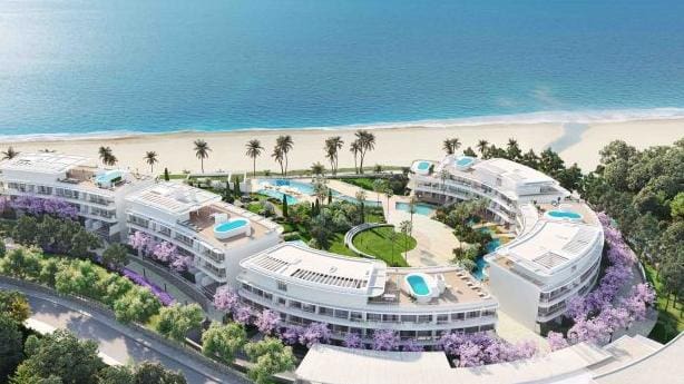 Apartamento de 2 habitaciones en Estepona en venta con piscina garaje - 592.000 € (Ref: 9447884)