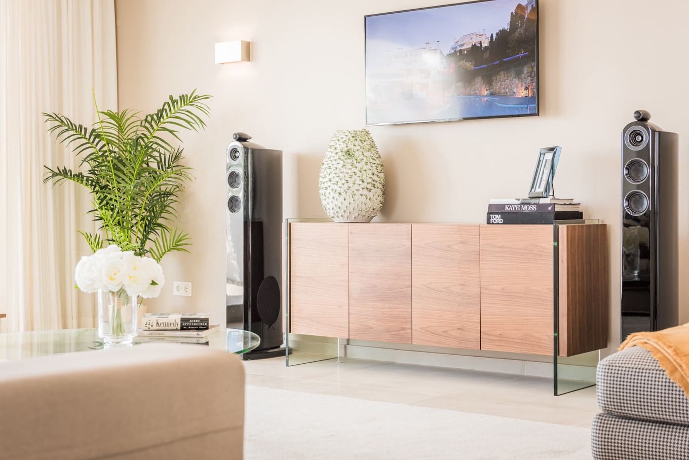 2 bedroom Apartment for sale in Marbella with pool garage - € 721,000 (Ref: 9447887)