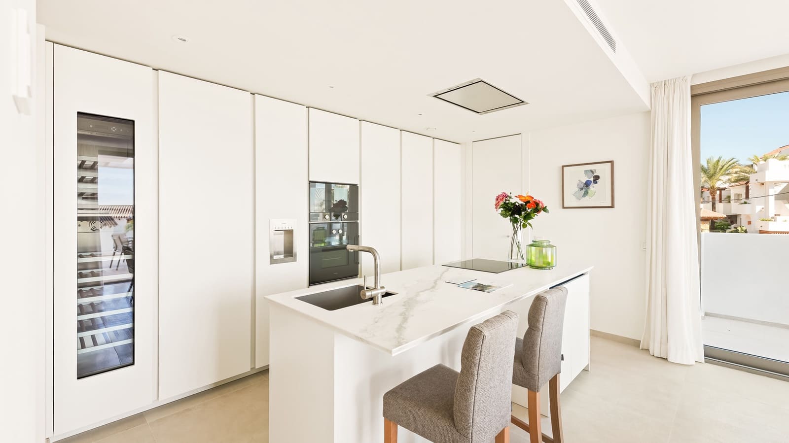 2 bedroom Apartment for sale in Marbella with pool garage - € 721,000 (Ref: 9447887)