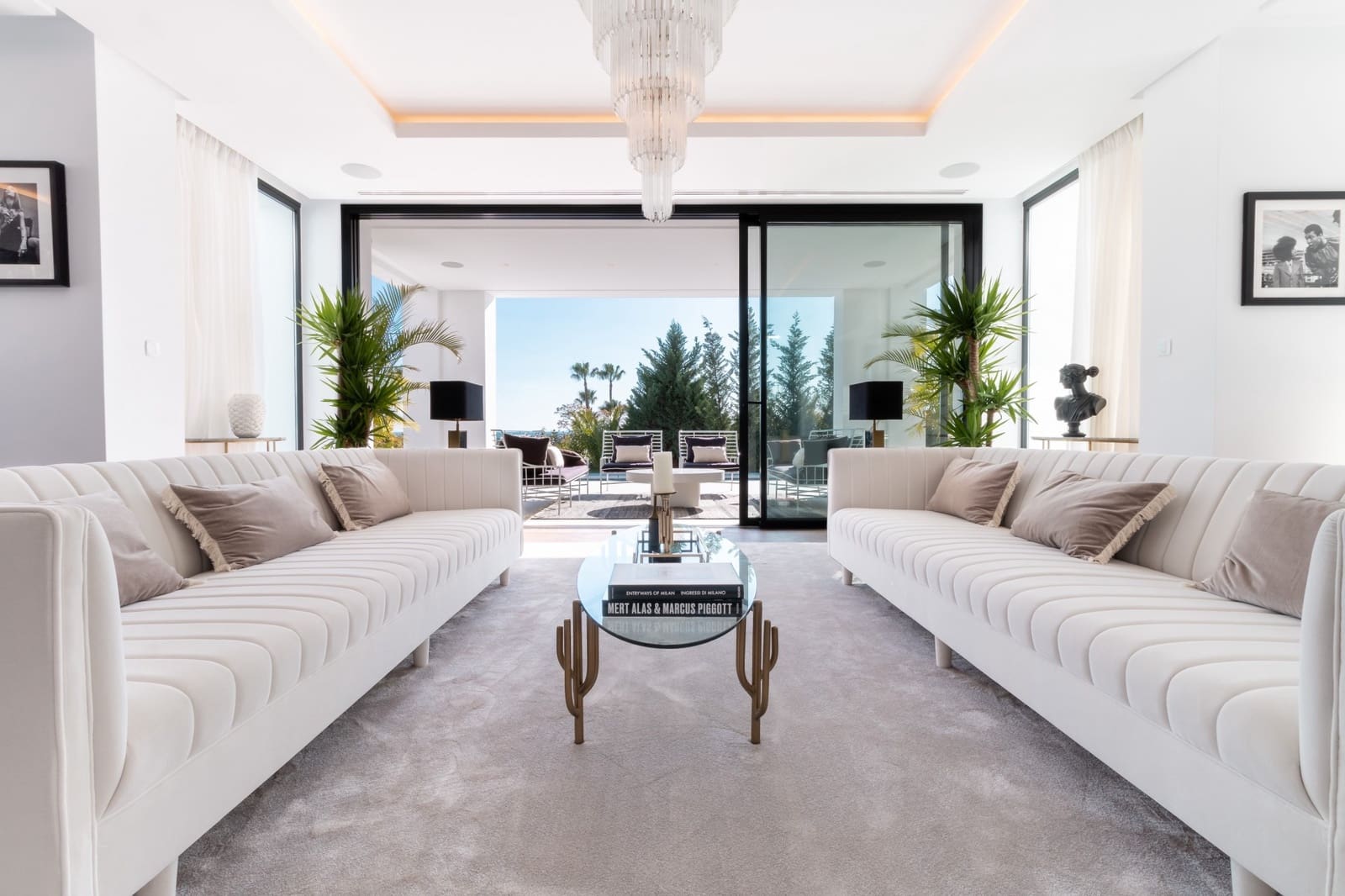 5 sypialnia Willa na sprzedaż w Nueva Andalucia z basenem garażem - 3 995 000 € (Ref: 9447893)