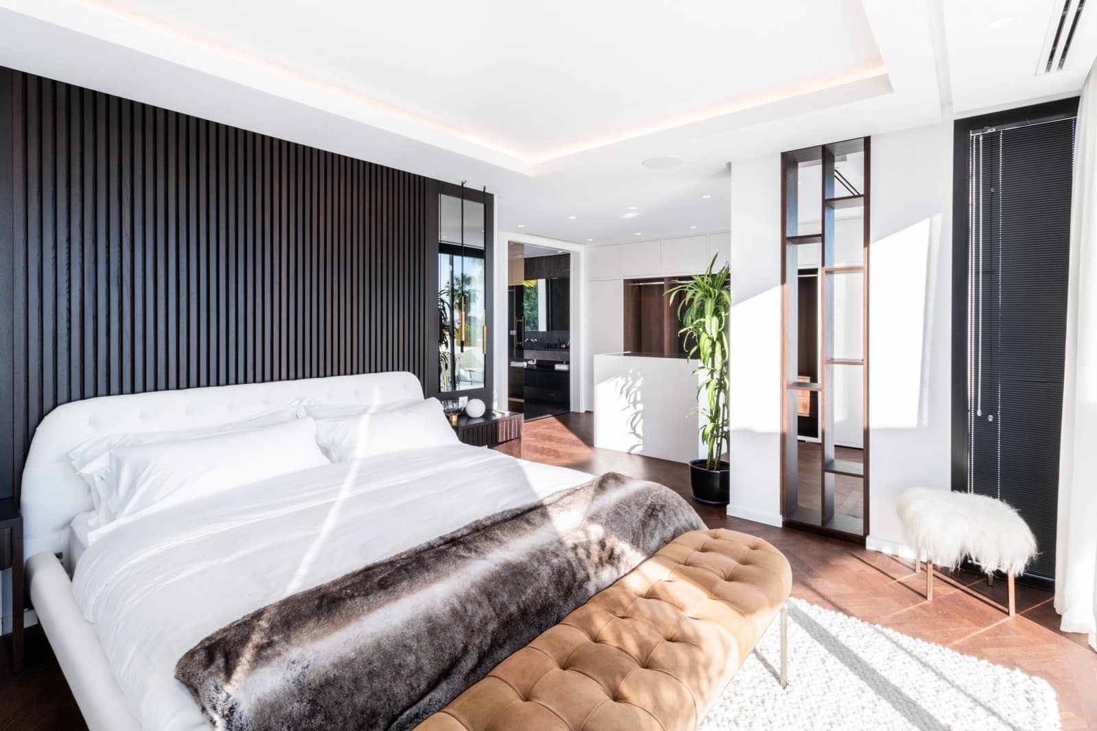 5 sypialnia Willa na sprzedaż w Nueva Andalucia z basenem garażem - 3 995 000 € (Ref: 9447893)