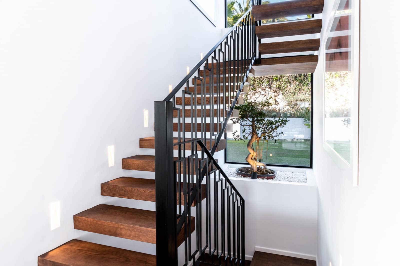 5 sypialnia Willa na sprzedaż w Nueva Andalucia z basenem garażem - 3 995 000 € (Ref: 9447893)