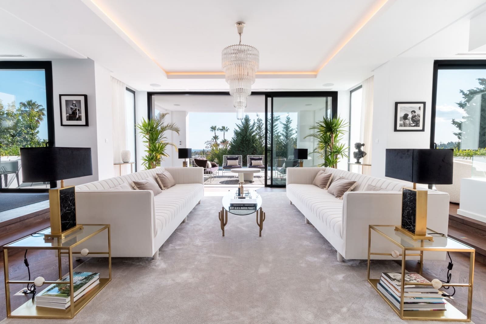 5 sypialnia Willa na sprzedaż w Nueva Andalucia z basenem garażem - 3 995 000 € (Ref: 9447893)