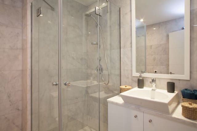 2 bedroom Apartment for sale in Casares with pool garage - € 250,000 (Ref: 9447896)