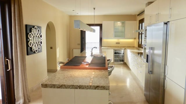 6 soverom Villa til salgs i Benahavís med svømmebasseng garasje - € 3 450 000 (Ref: 9447897)