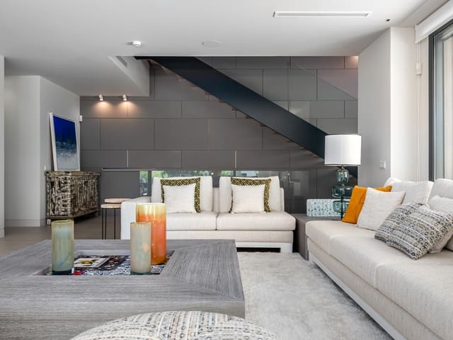 5 sypialnia Willa na sprzedaż w Nueva Andalucia, Marbella z basenem garażem - 3 500 000 € (Ref: 9447899)