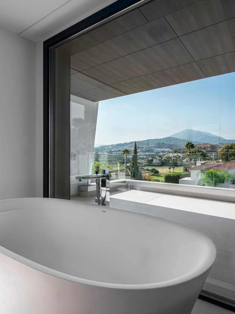 Chalet de 5 habitaciones en Nueva Andalucia en venta con piscina garaje - 3.500.000 € (Ref: 9447899)