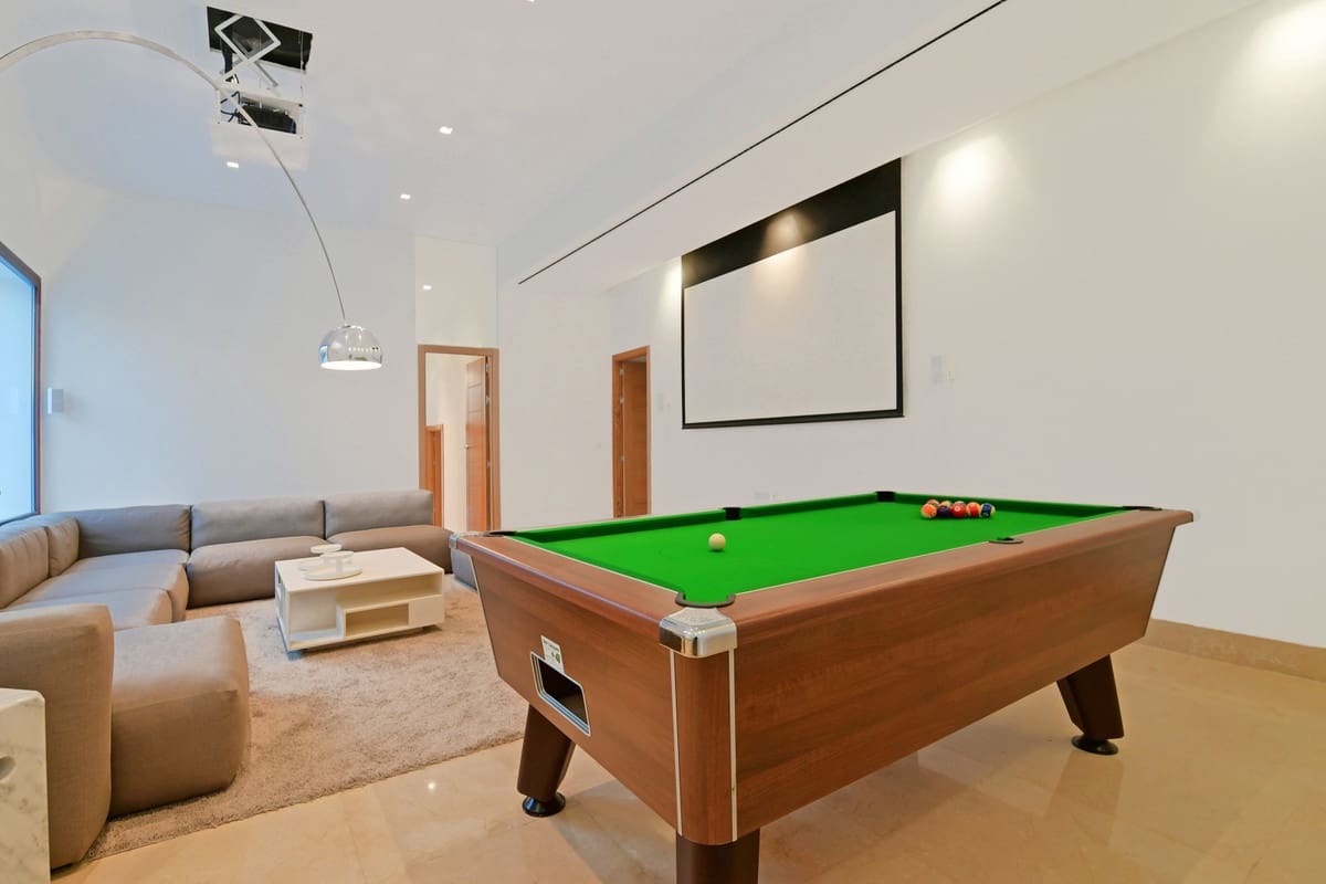 7 sovrum Villa till salu i Nueva Andalucia med pool garage - 4 400 000 € (Ref: 9447902)