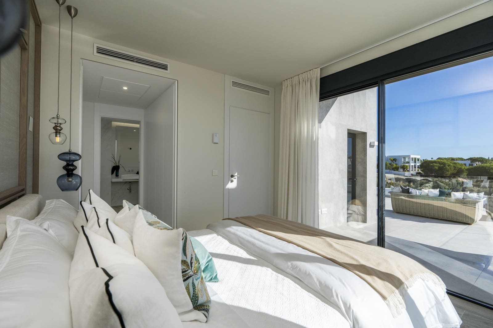 3 soveværelse Villa til salg i Marbella med swimmingpool garage - € 980.000 (Ref: 9447909)