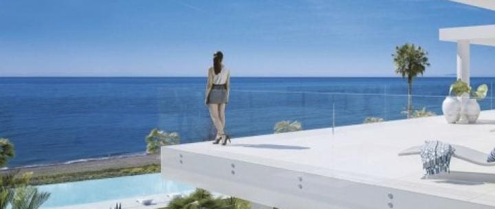 Apartamento de 3 habitaciones en Marbella en venta con piscina - 2.675.000 € (Ref: 9447916)