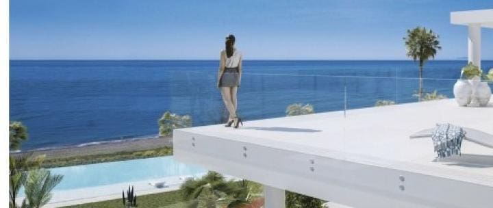 Apartamento de 3 habitaciones en Marbella en venta con piscina - 2.675.000 € (Ref: 9447916)