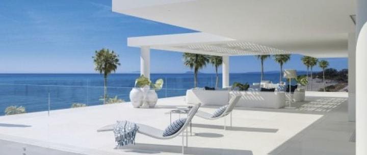 Apartamento de 3 habitaciones en Marbella en venta con piscina - 2.675.000 € (Ref: 9447916)