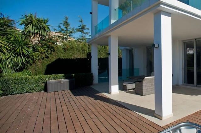 4 sypialnia Willa na sprzedaż w Marbella z basenem garażem - 1 995 000 € (Ref: 9447917)