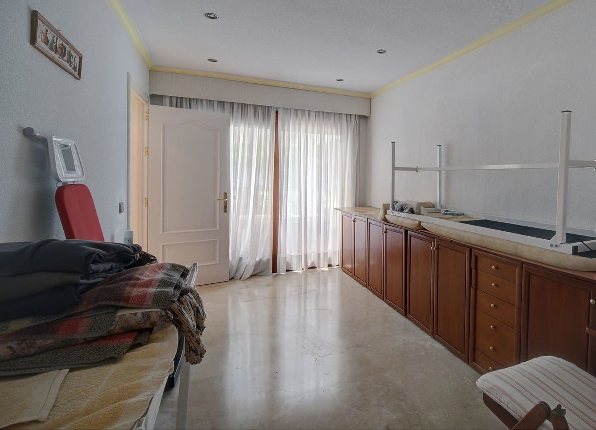 5 sovrum Villa till salu i Estepona med pool garage - 2 250 000 € (Ref: 9447922)